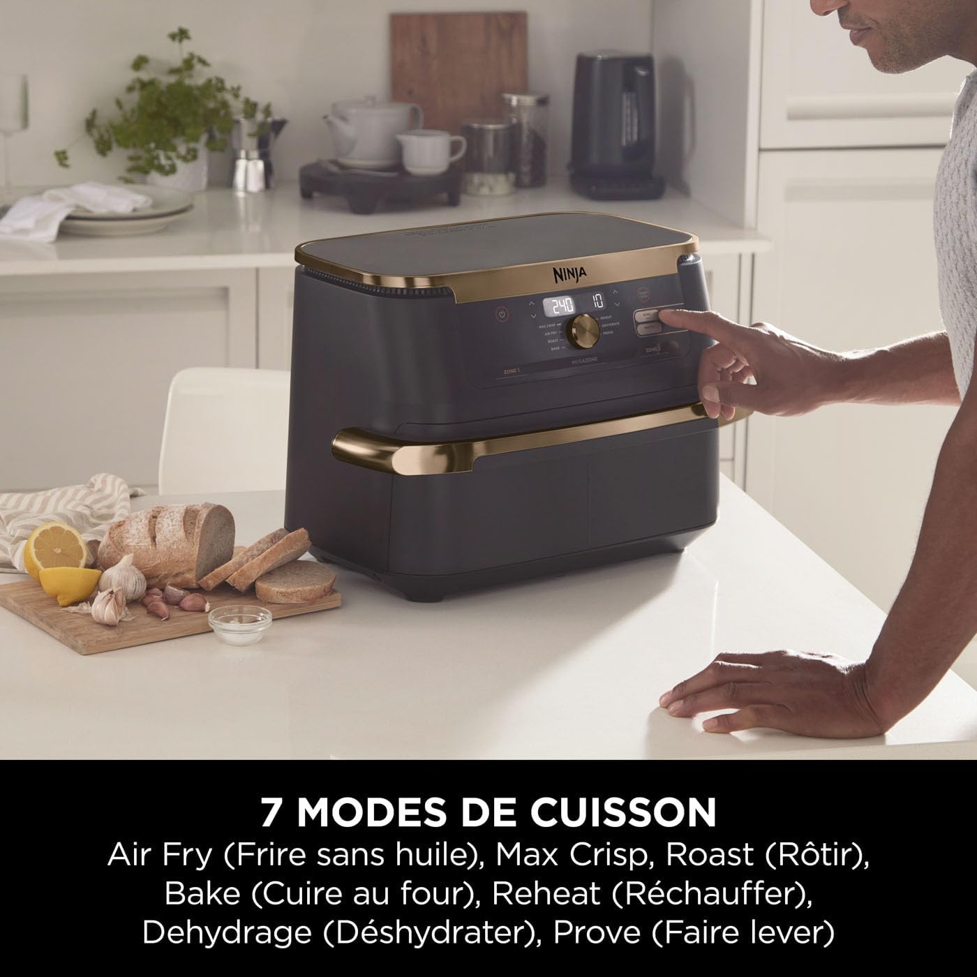 NINJA Foodi FlexDrawer Air Fryer, Dual Zone Avec Séparateur Amovible, Grand Tiroir de 10.4 L, 7-en-1, Double Zone, Pièces Antiadhésives Compatibles Au Lave-Vaisselle, Noir & Cuivre, AF500EUCP