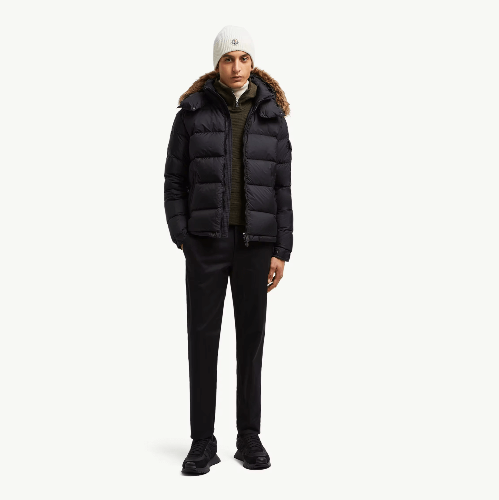 Doudoune Moncler courte à capuche Mayaf